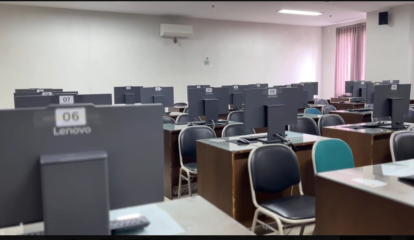Computer & Digital Learning Laboratory